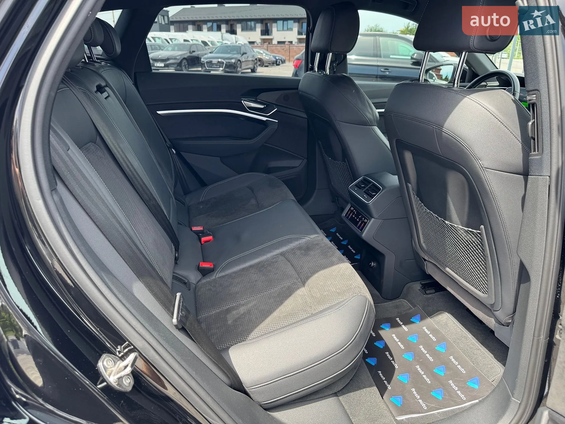 2021 Audi e-tron - мініатюра 35