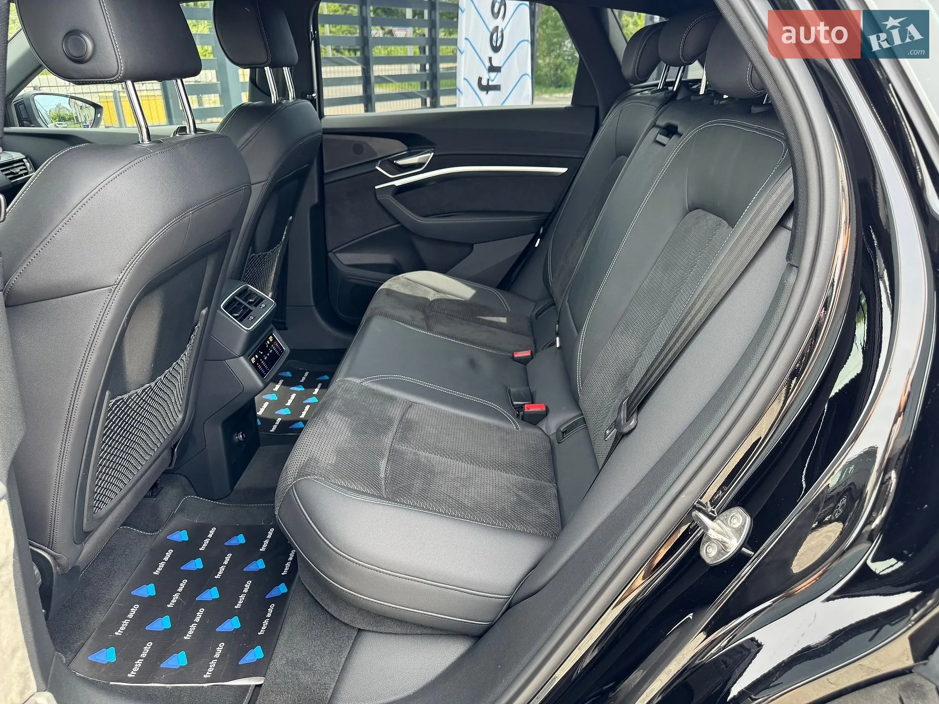 2021 Audi e-tron - мініатюра 29