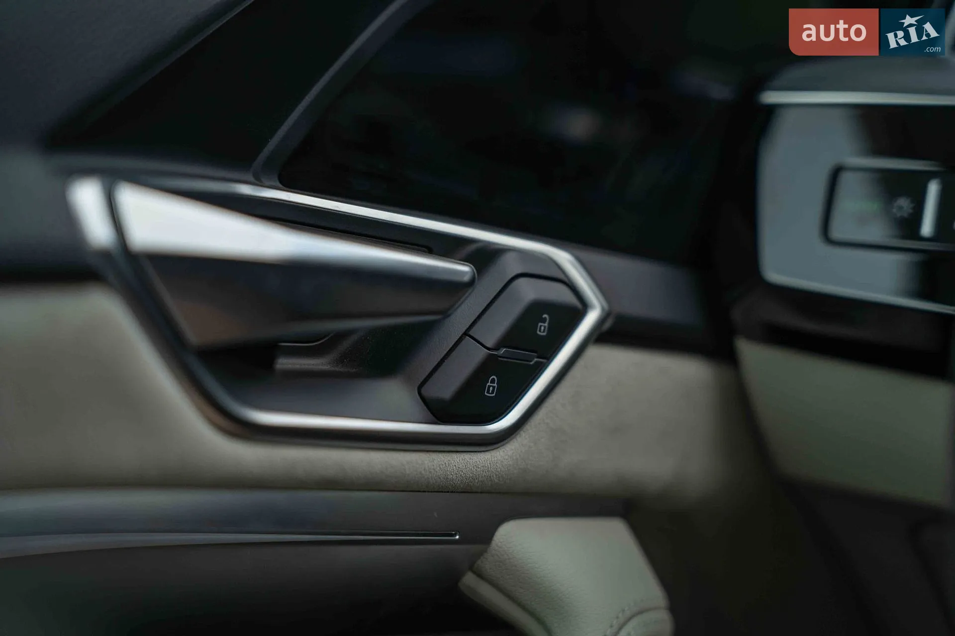 2019 Audi e-tron - мініатюра 26
