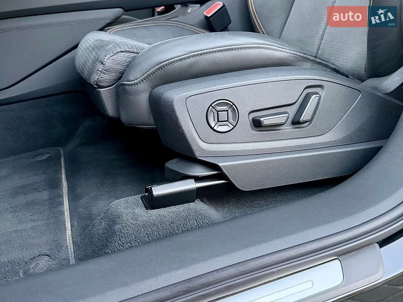 Позашляховик / Кросовер Audi e-tron 2022 в Рівному