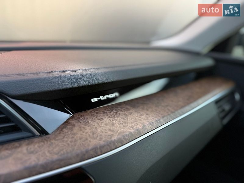 Внедорожник / Кроссовер Audi e-tron 2019 в Львове