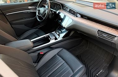 Внедорожник / Кроссовер Audi e-tron 2019 в Львове