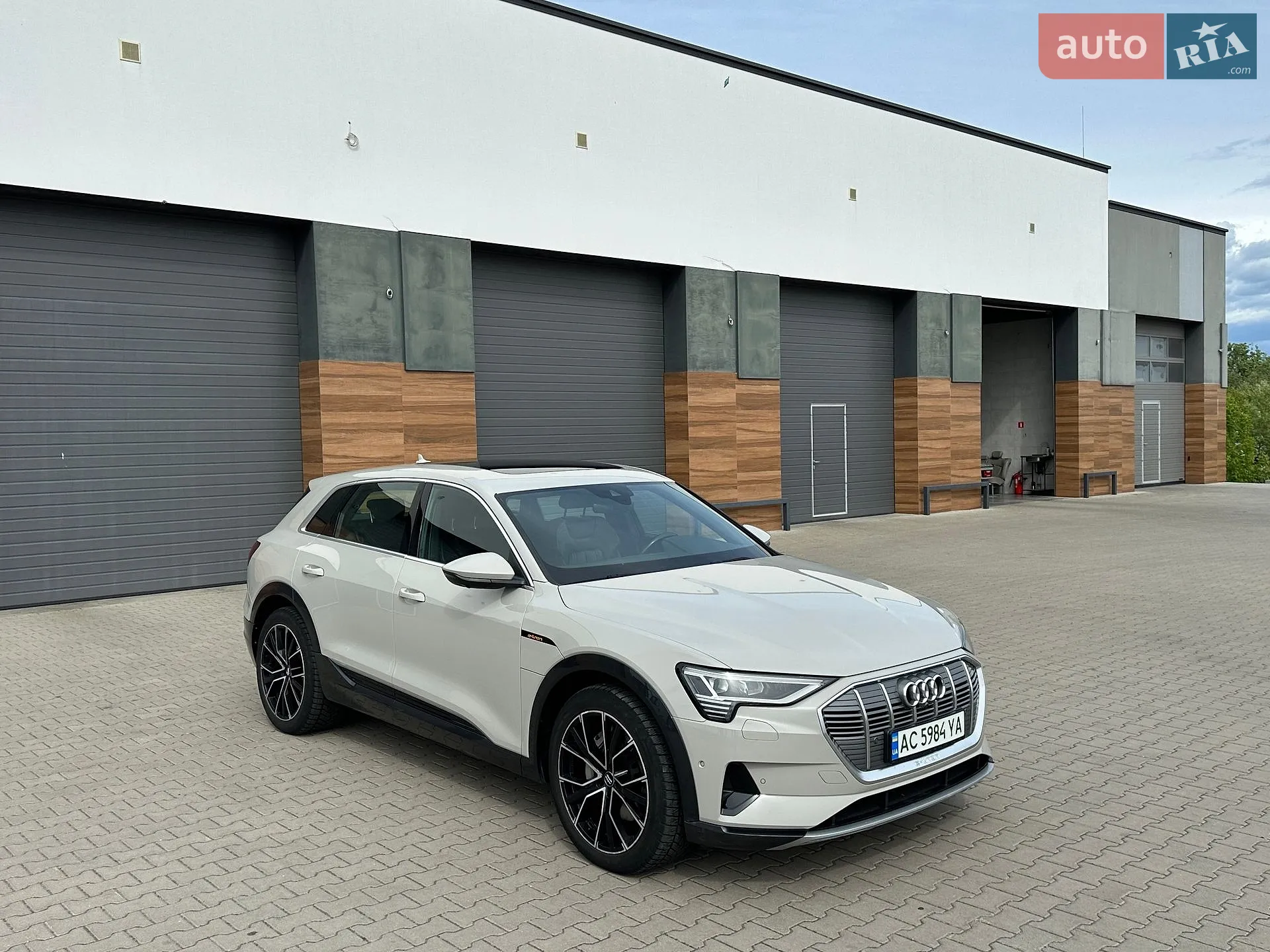 2020 Audi e-tron - мініатюра 20