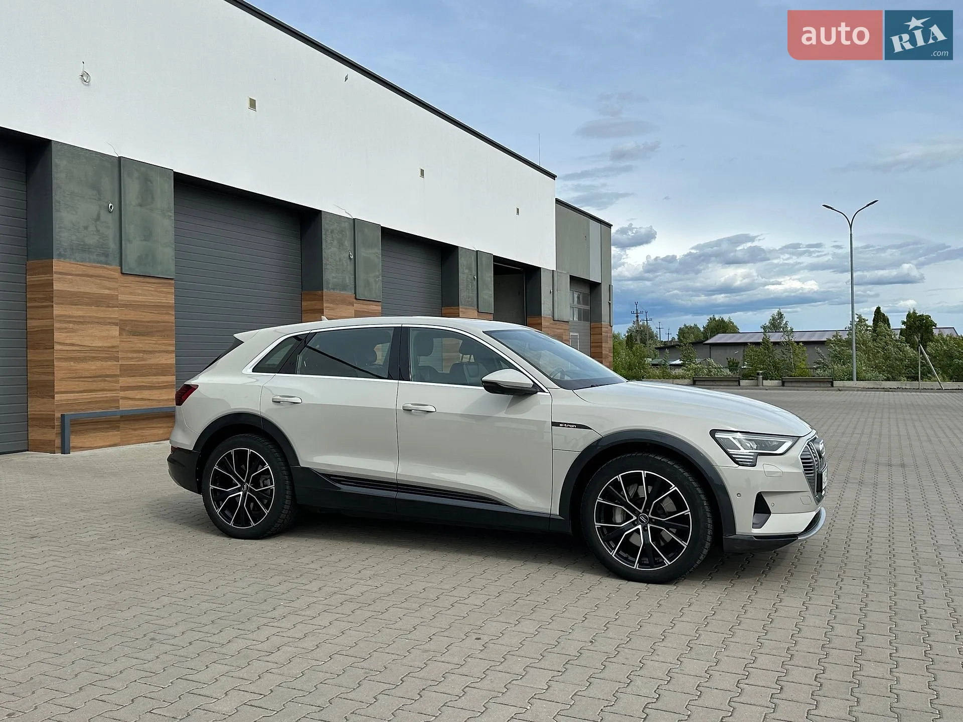 2020 Audi e-tron - мініатюра 22