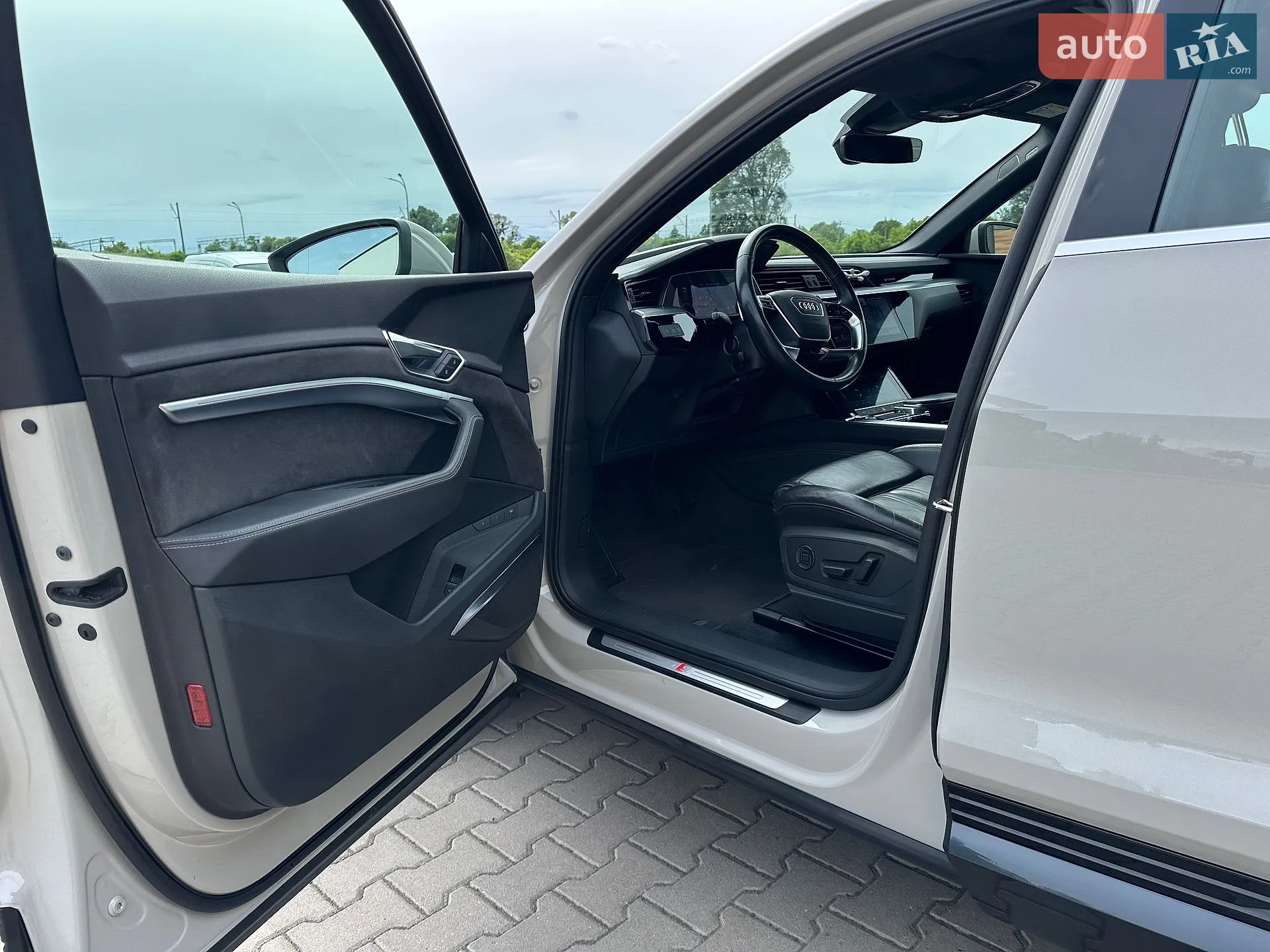2020 Audi e-tron - мініатюра 33