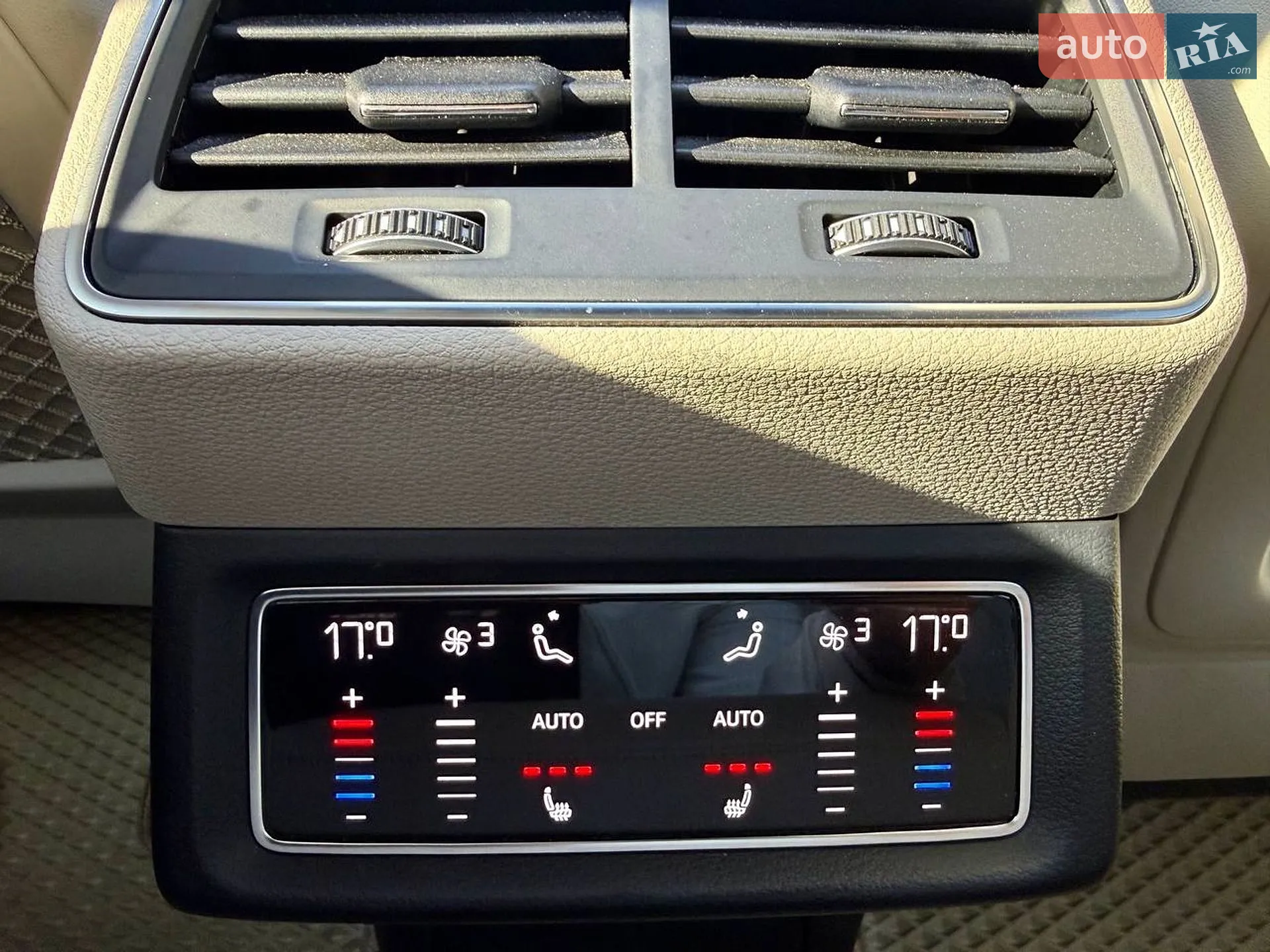 Audi e-tron 2019 VIN WAUZZZGE6KB013424 фото оголошення 15 з 39