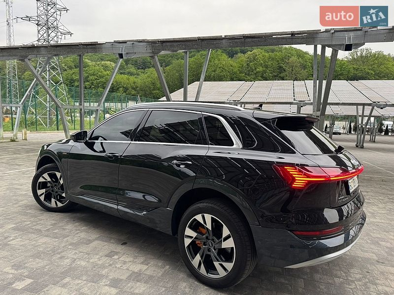 Внедорожник / Кроссовер Audi e-tron 2022 в Львове