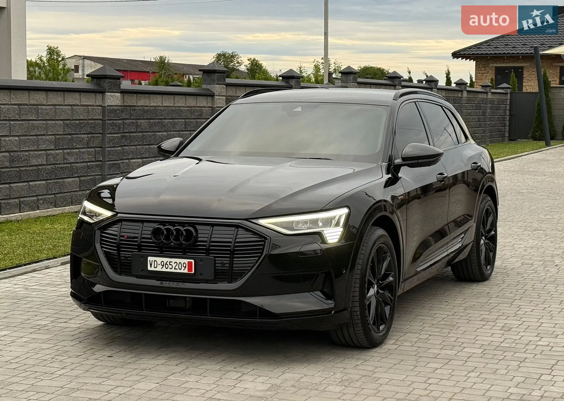 2019 Audi e-tron - мініатюра 3