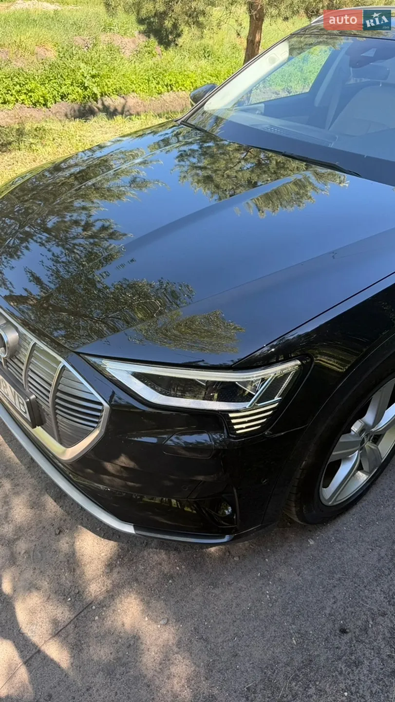 2019 Audi e-tron - мініатюра 2