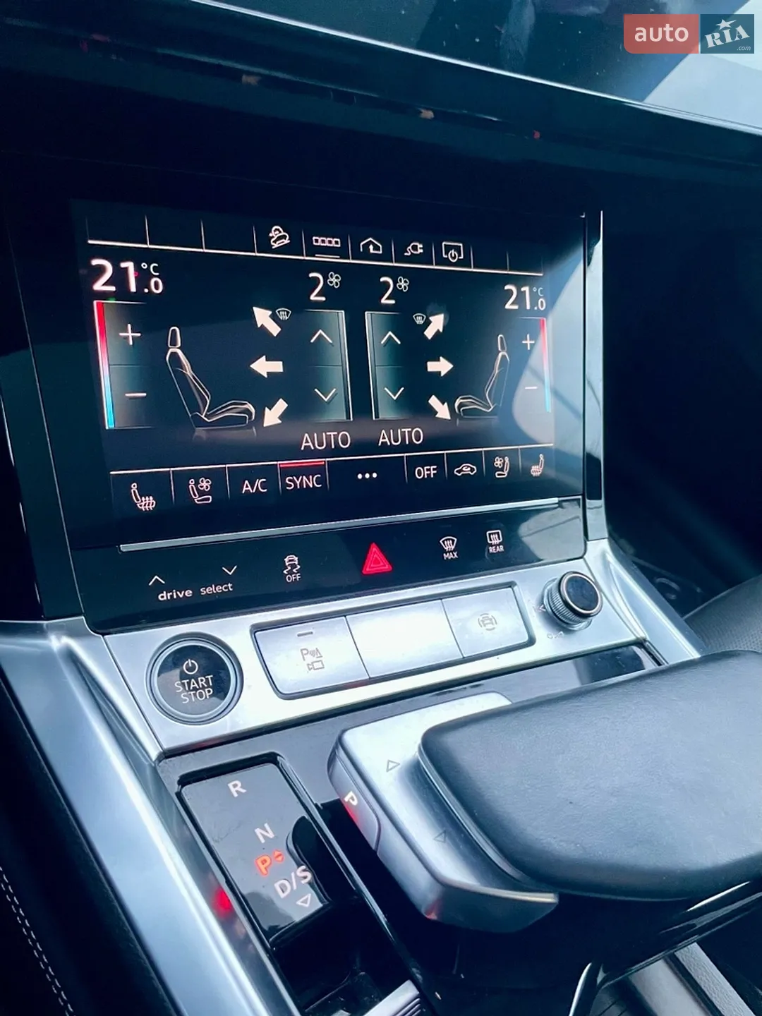 2020 Audi e-tron - мініатюра 10