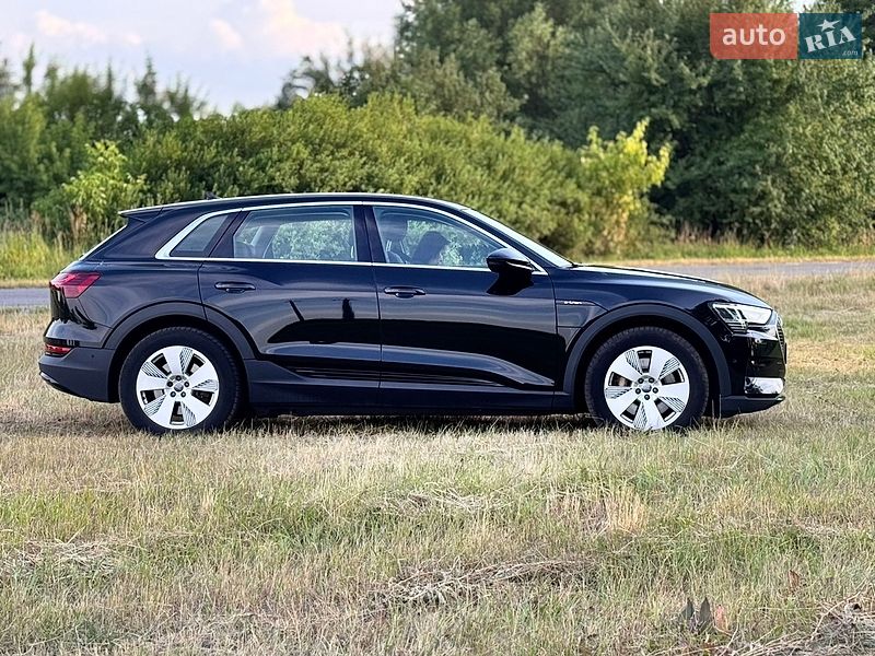 Внедорожник / Кроссовер Audi e-tron 2019 в Днепре