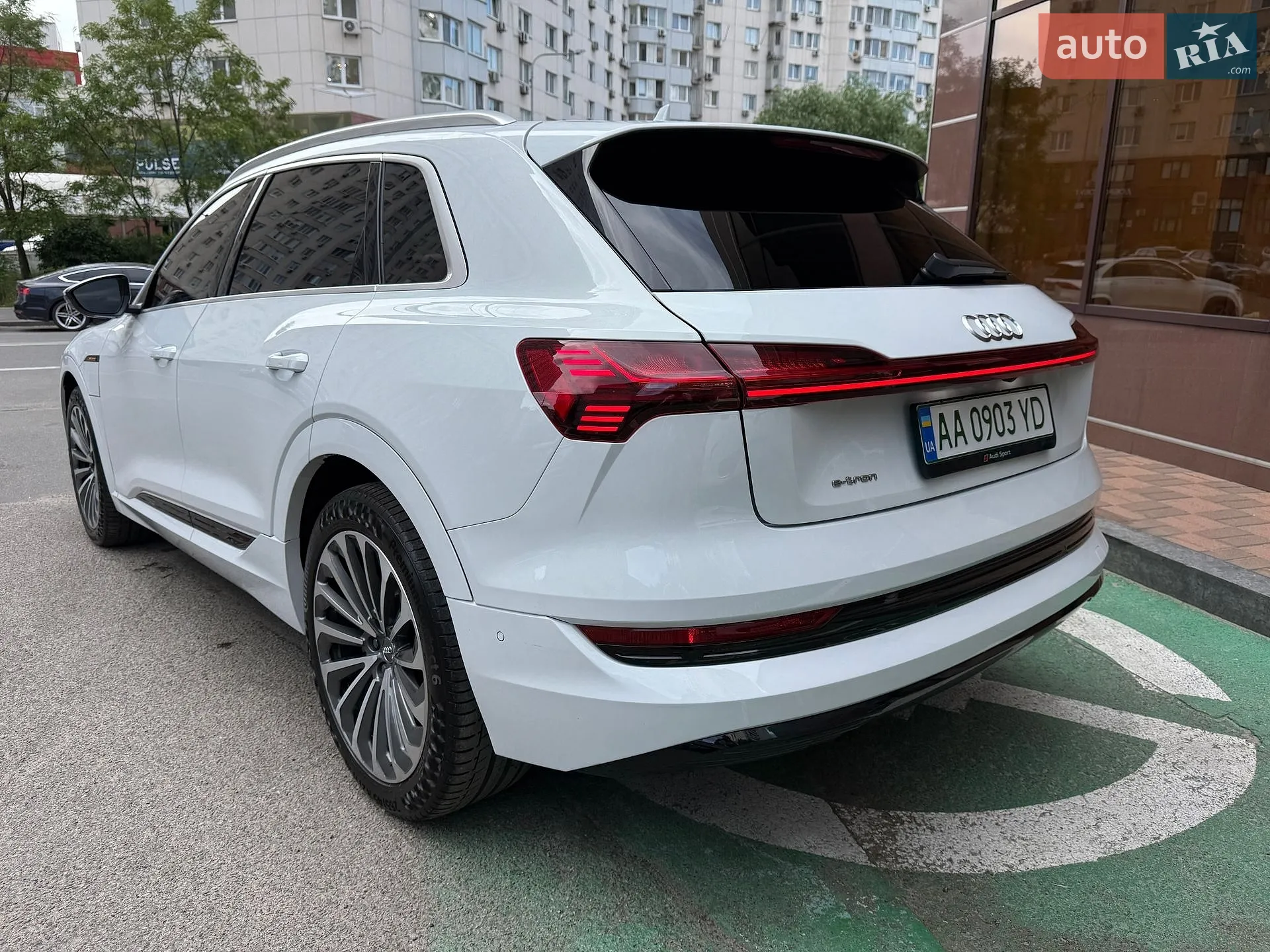 2019 Audi e-tron - мініатюра 9