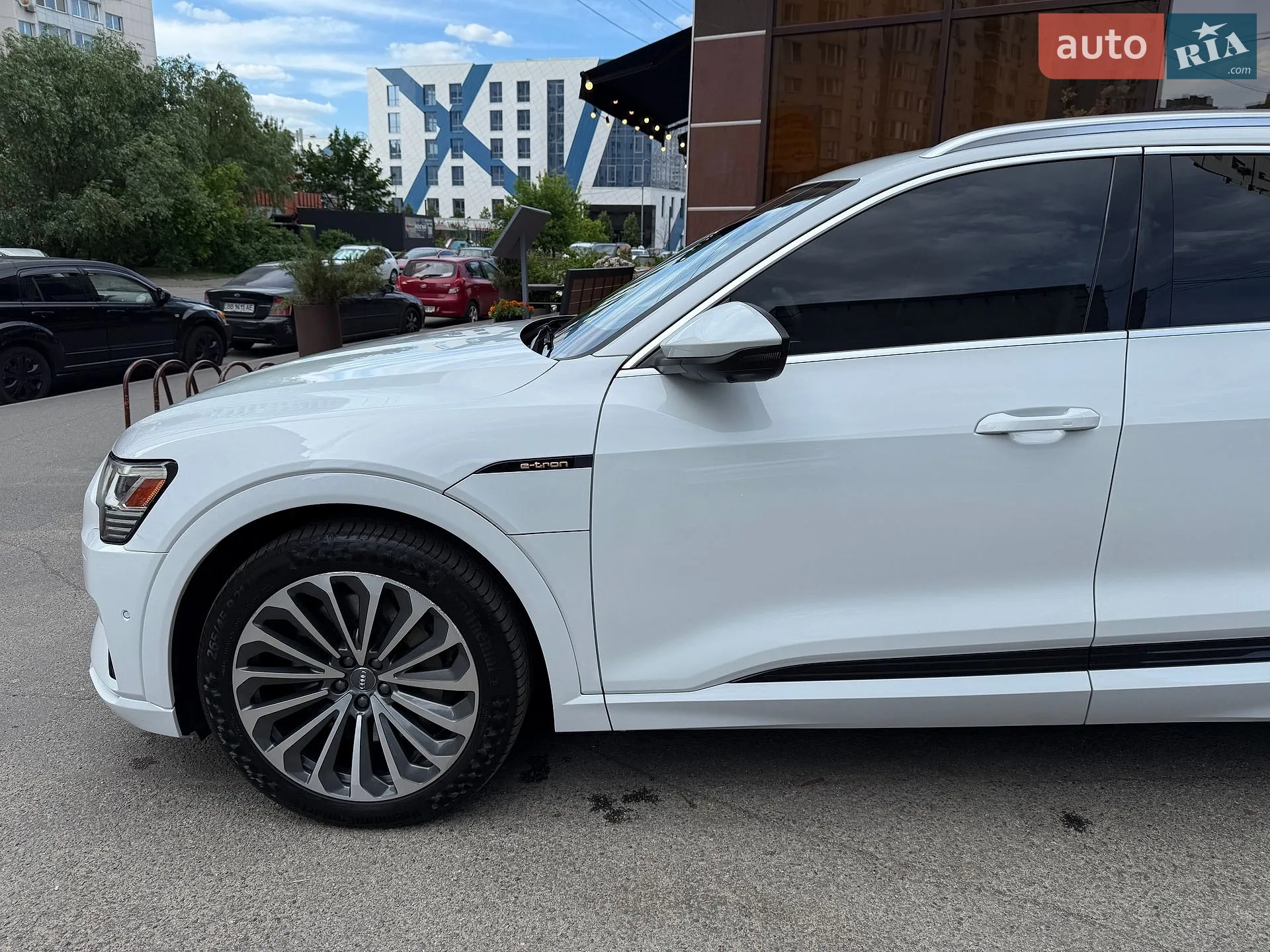 2019 Audi e-tron - мініатюра 11