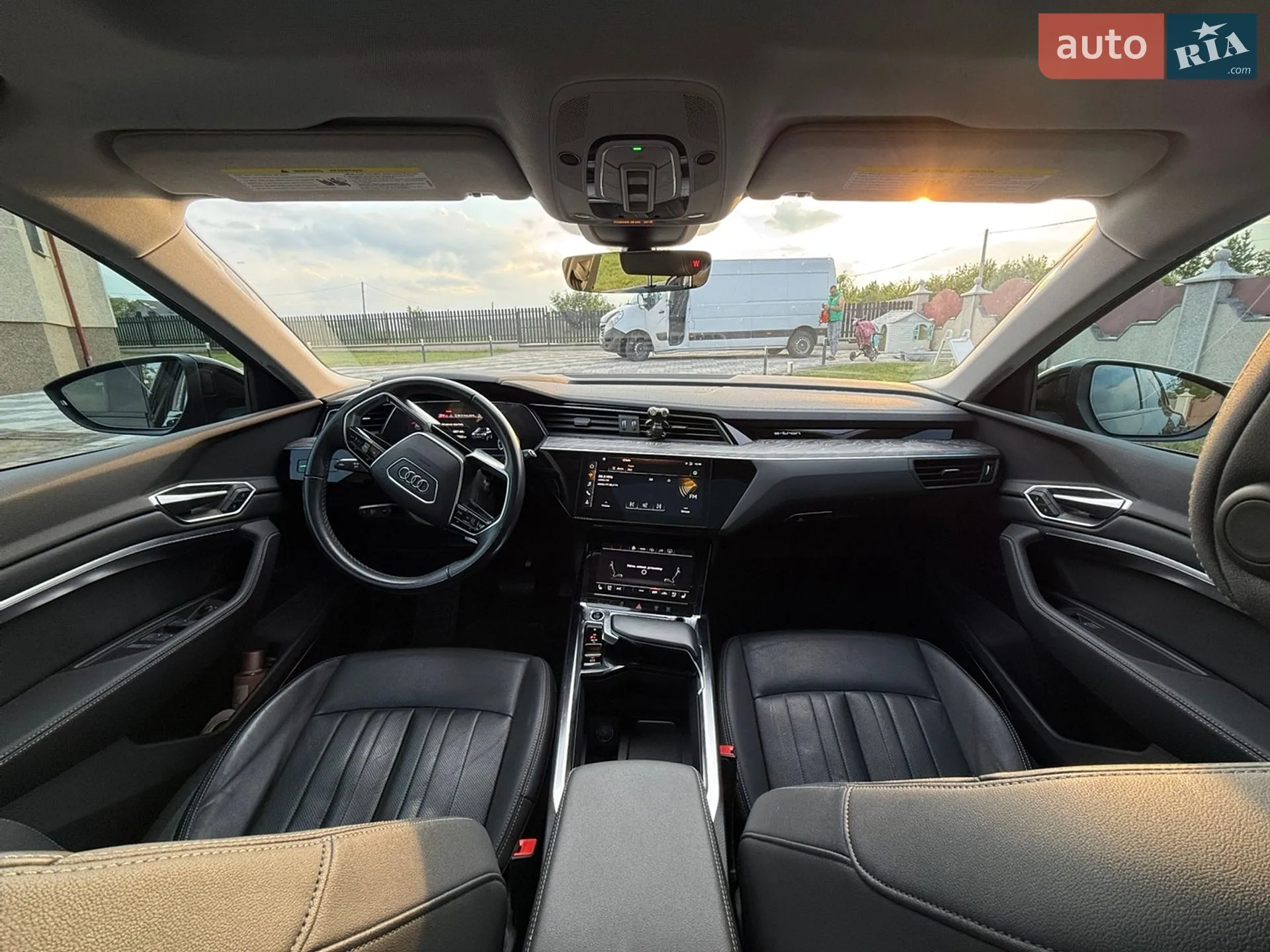 2021 Audi e-tron - мініатюра 23