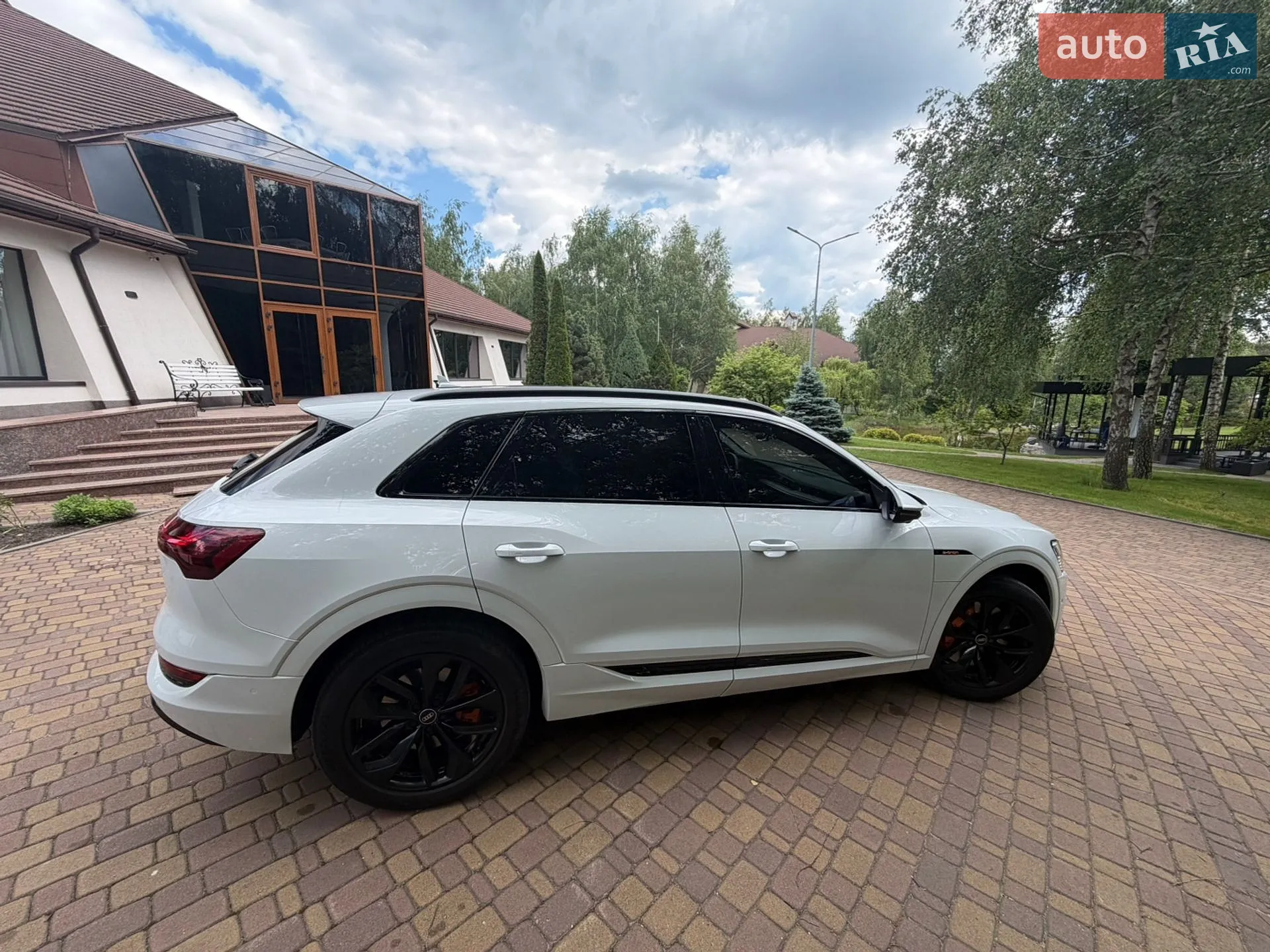 2021 Audi e-tron - мініатюра 2
