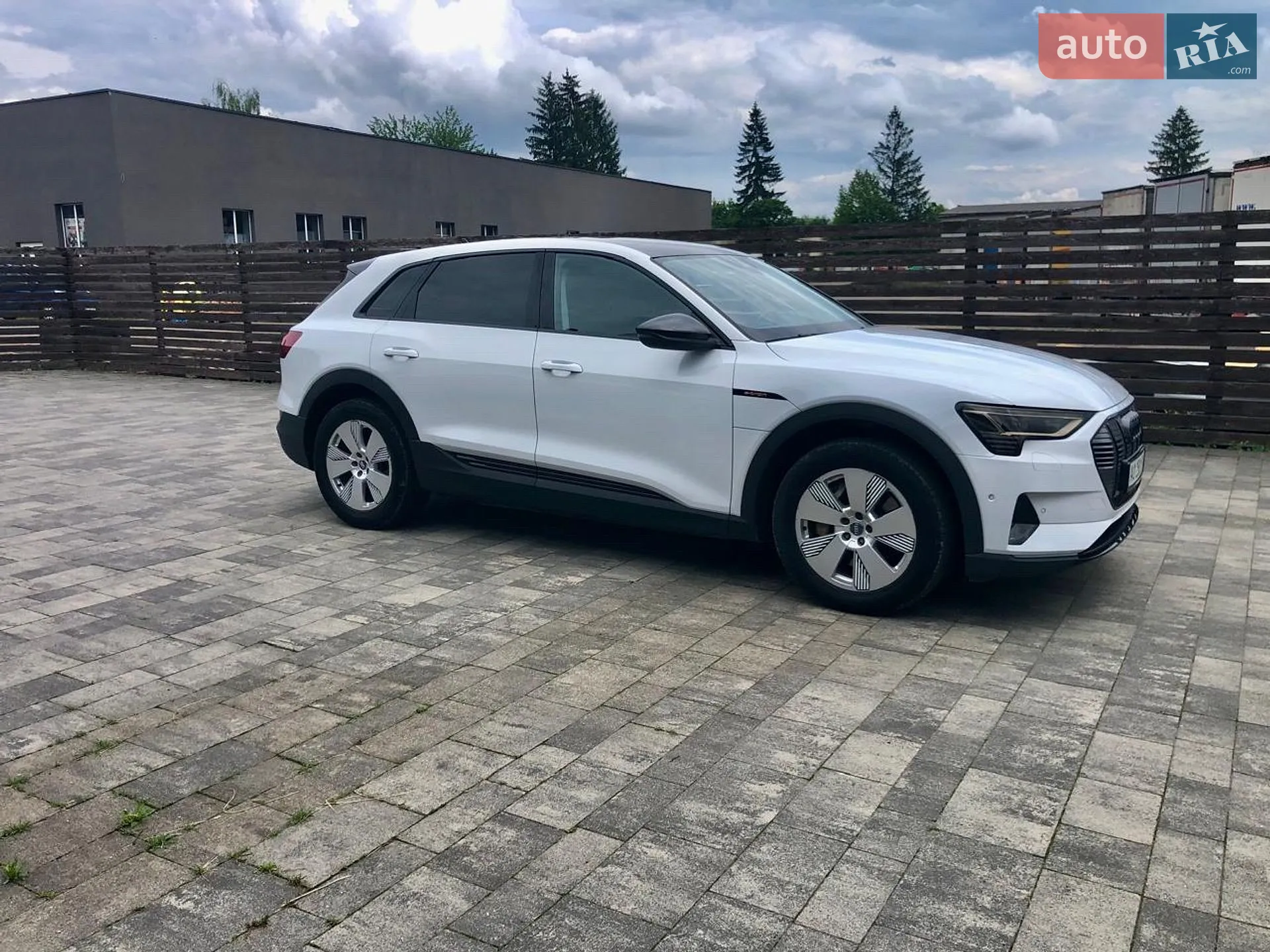 2019 Audi e-tron - мініатюра 8
