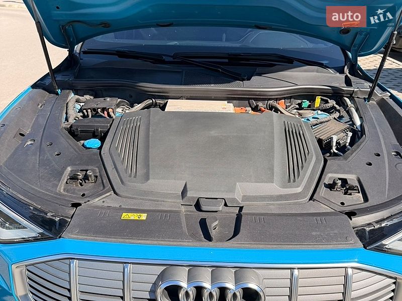 Внедорожник / Кроссовер Audi e-tron 2019 в Киеве
