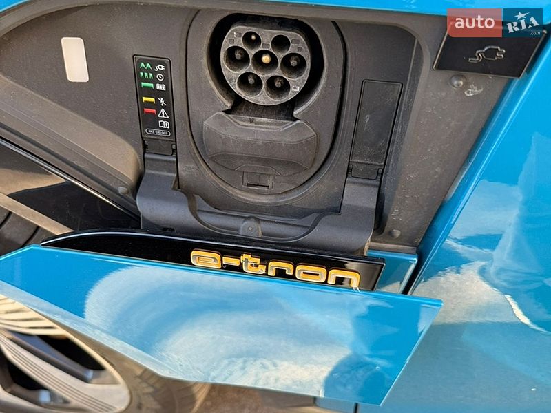 Внедорожник / Кроссовер Audi e-tron 2019 в Киеве