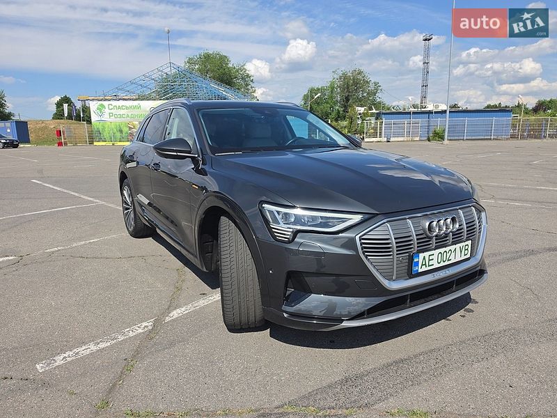 Позашляховик / Кросовер Audi e-tron 2020 в Дніпрі