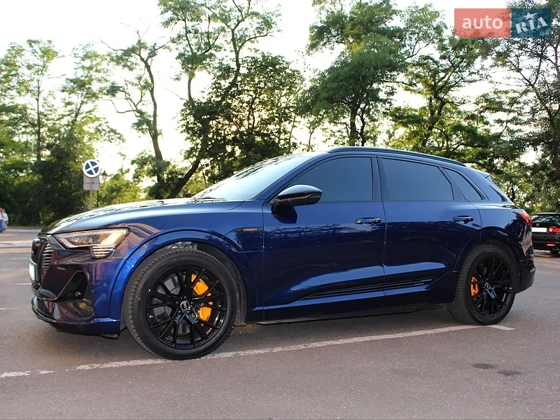 Audi e-tron