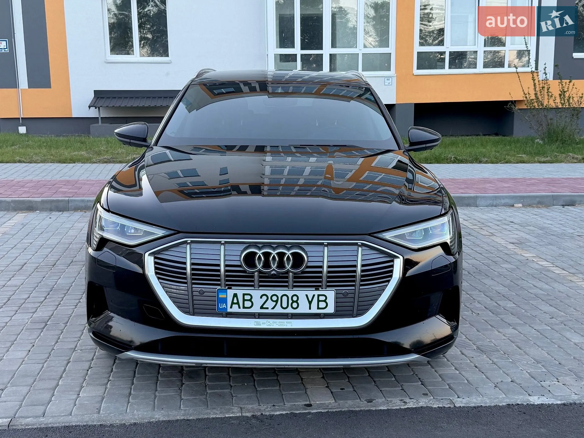 2019 Audi e-tron - мініатюра 2