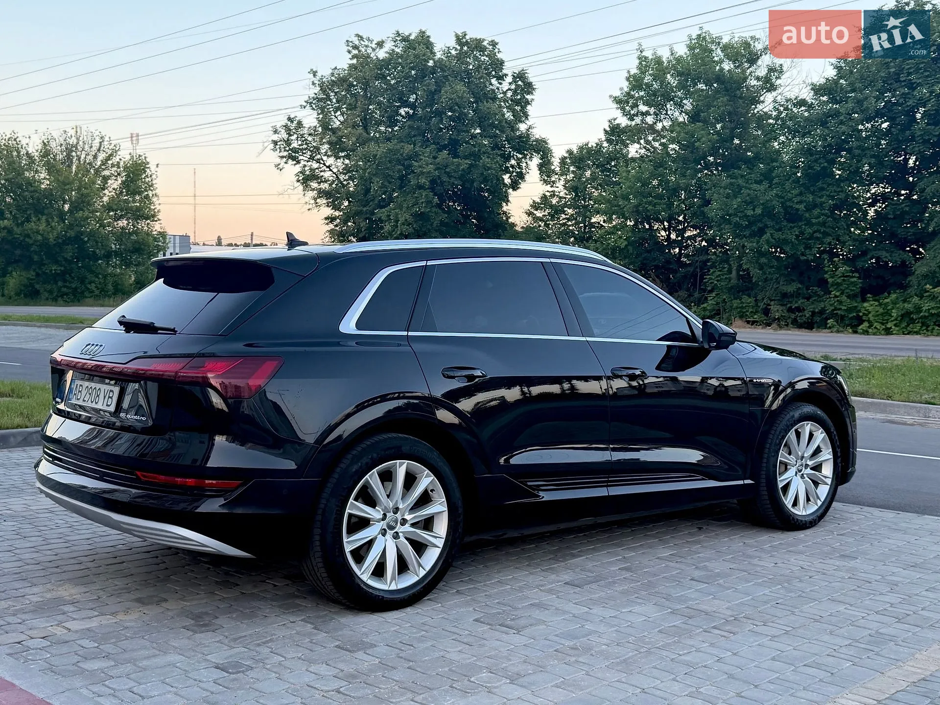 2019 Audi e-tron - мініатюра 11