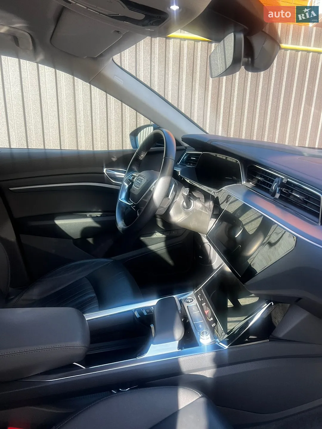2021 Audi e-tron - мініатюра 15