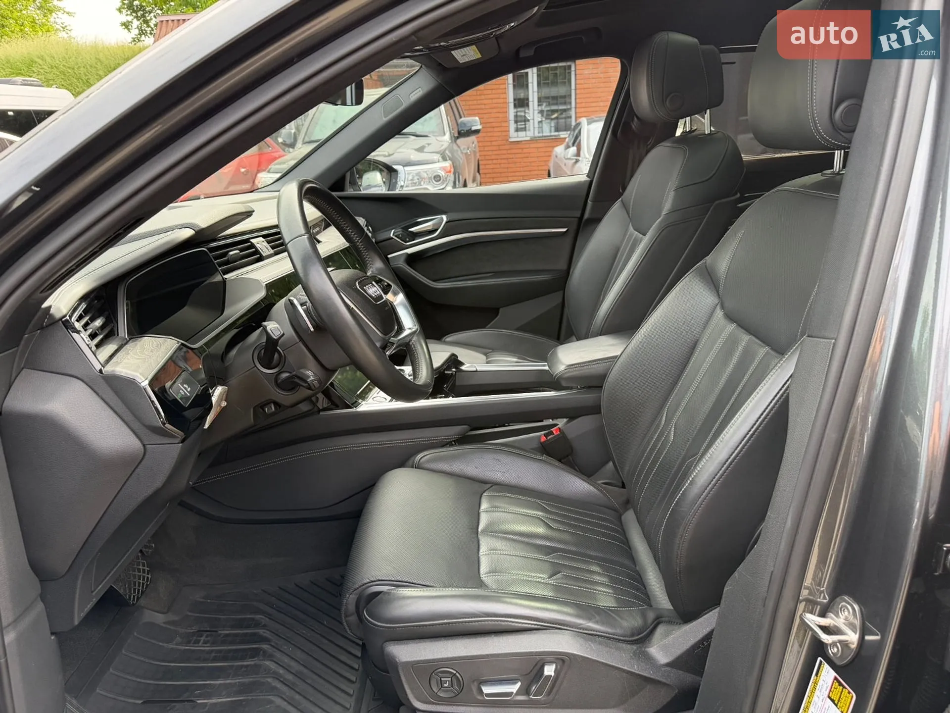2019 Audi e-tron - мініатюра 10
