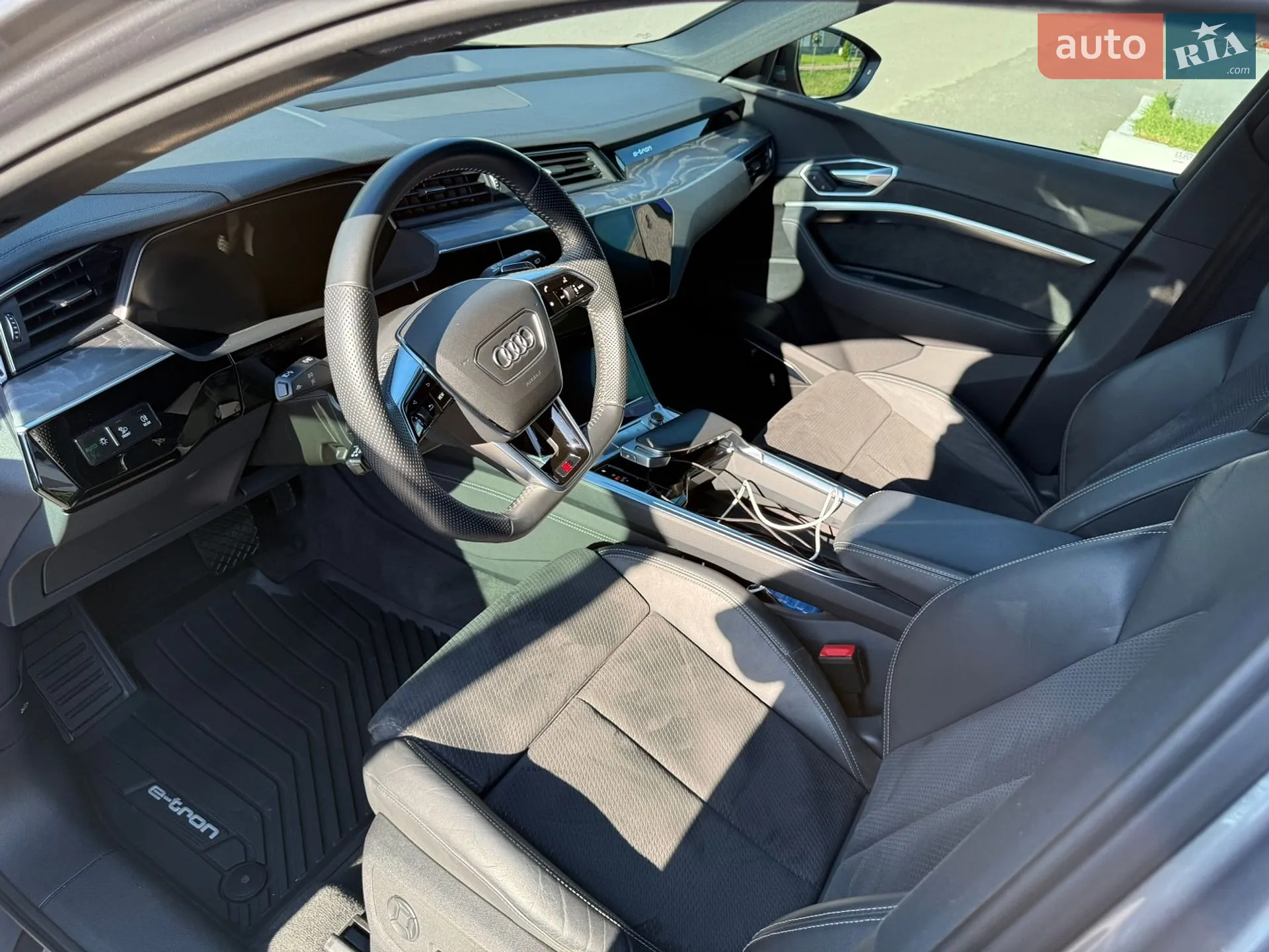 2020 Audi e-tron - мініатюра 27