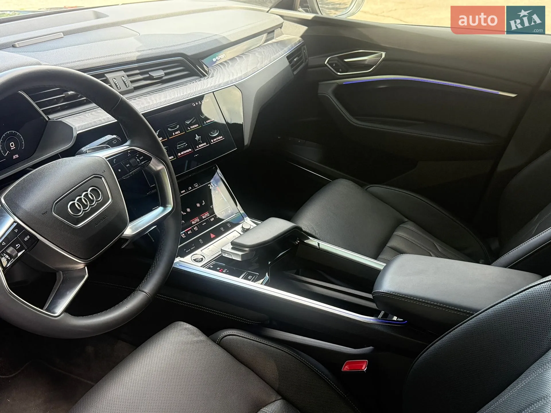 2020 Audi e-tron - мініатюра 35