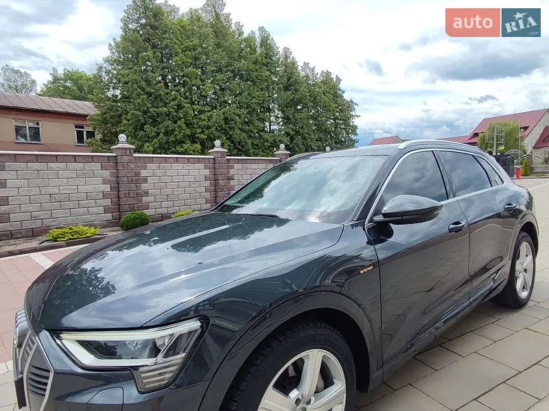 Audi e-tron