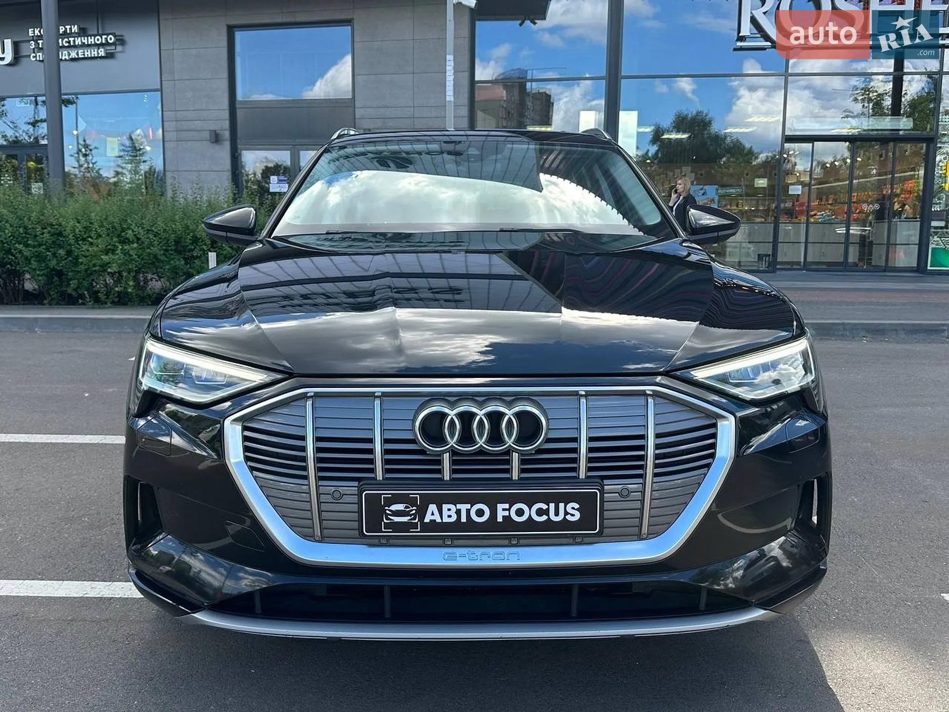 2019 Audi e-tron - мініатюра 2