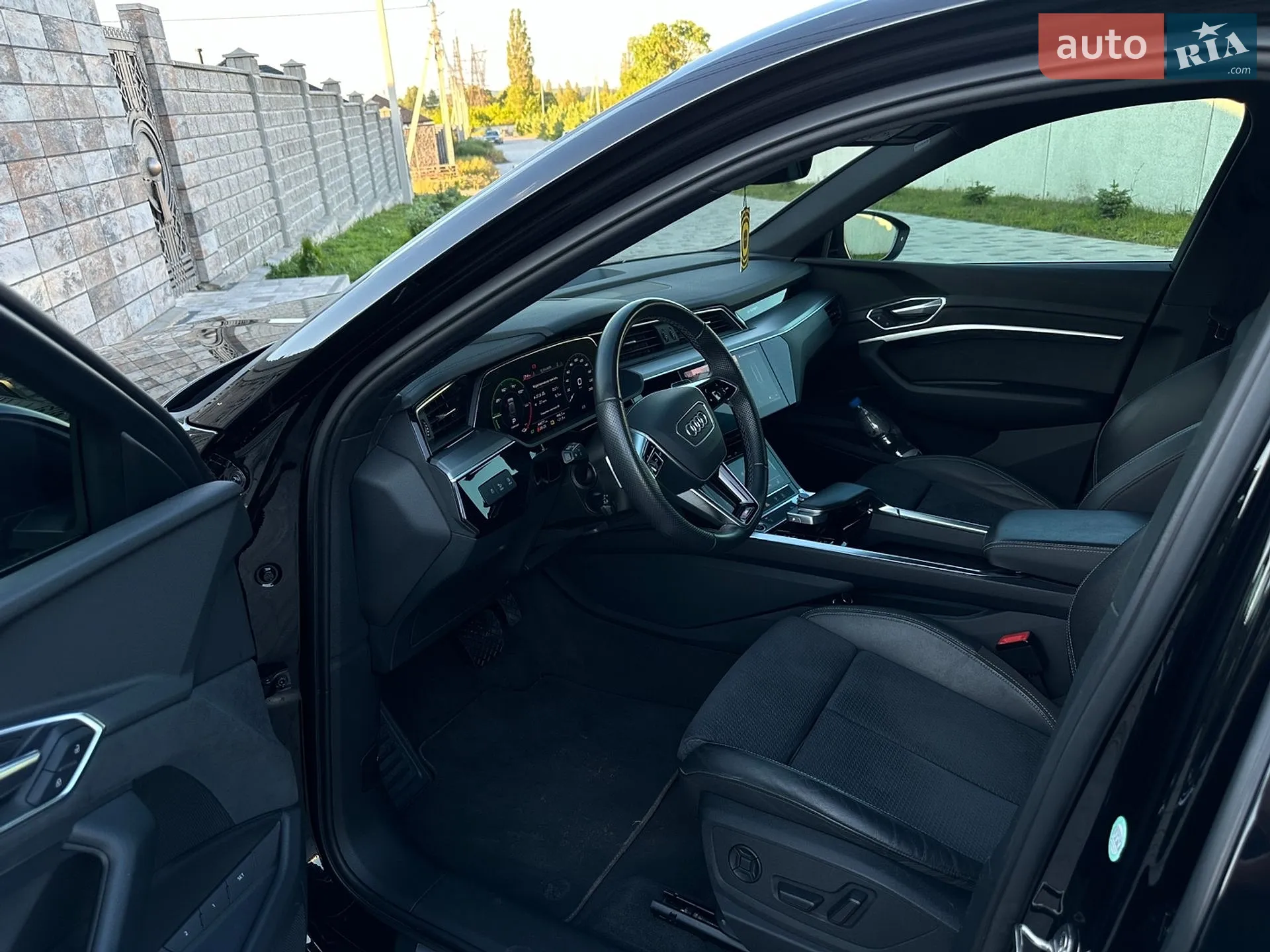 2022 Audi e-tron - мініатюра 10