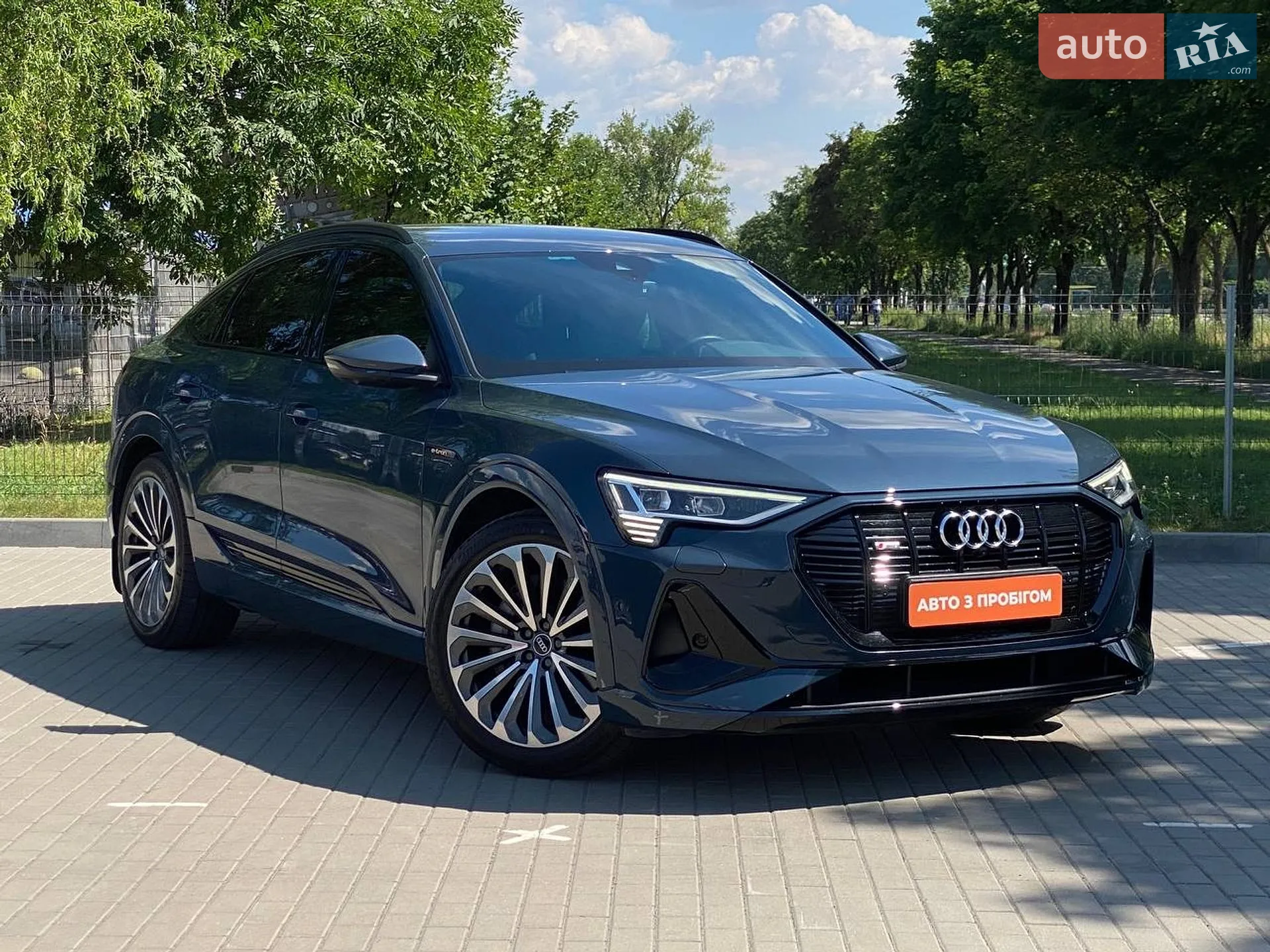 2020 Audi e-tron - мініатюра 3