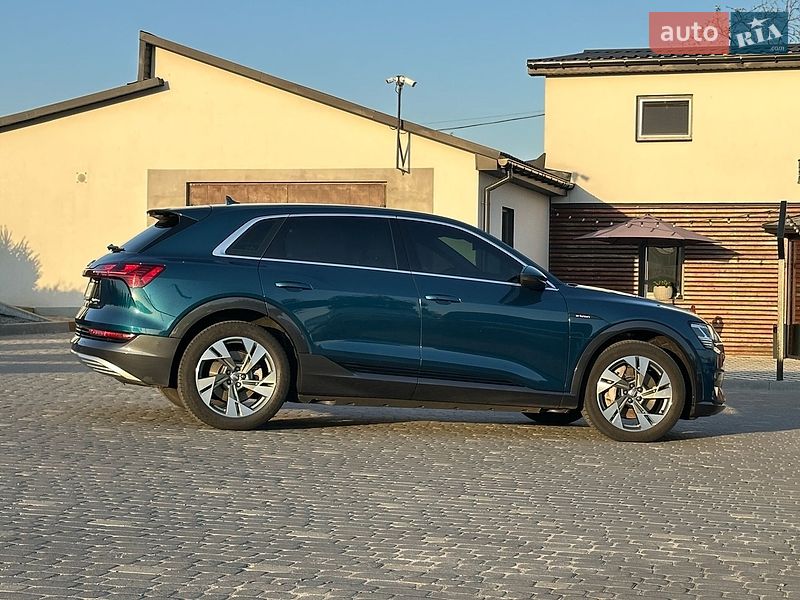 Позашляховик / Кросовер Audi e-tron 2019 в Любарі