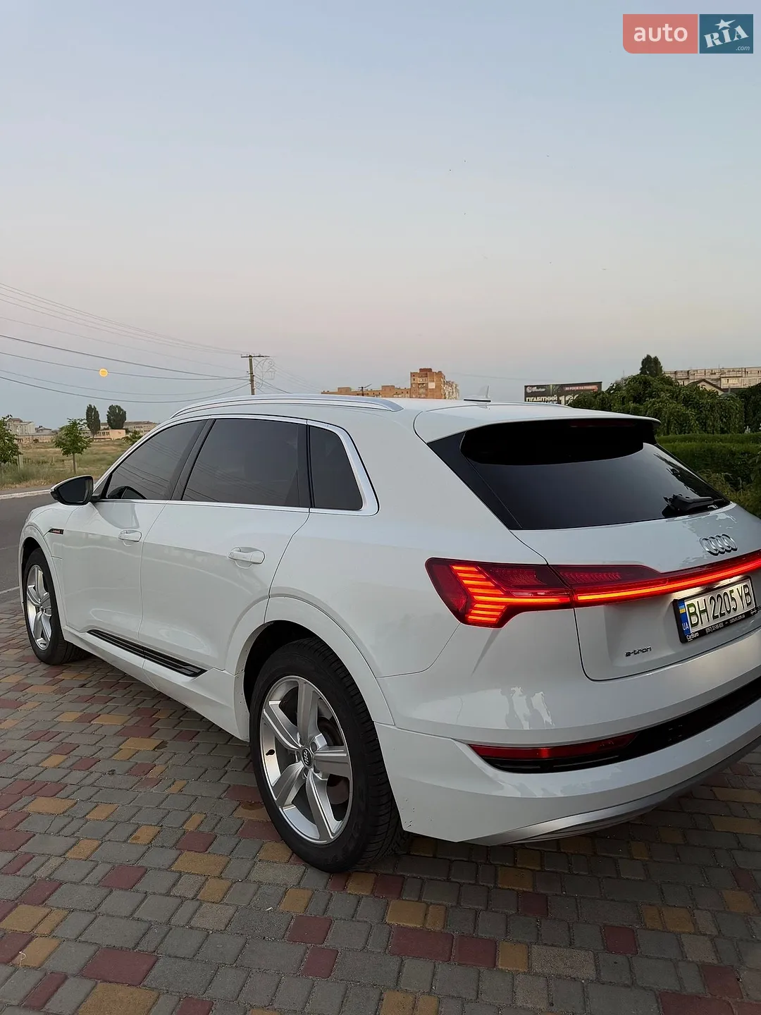 2019 Audi e-tron - мініатюра 7