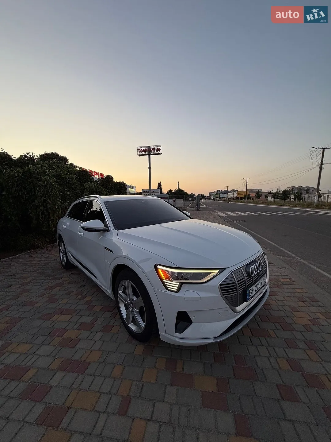 2019 Audi e-tron - мініатюра 10