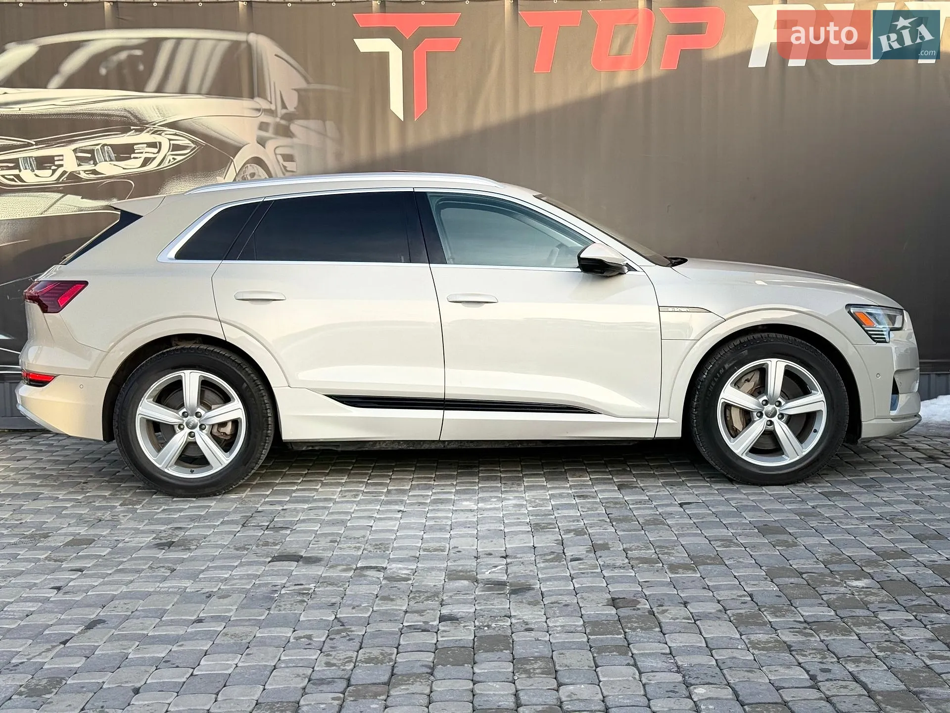 2019 Audi e-tron - мініатюра 14