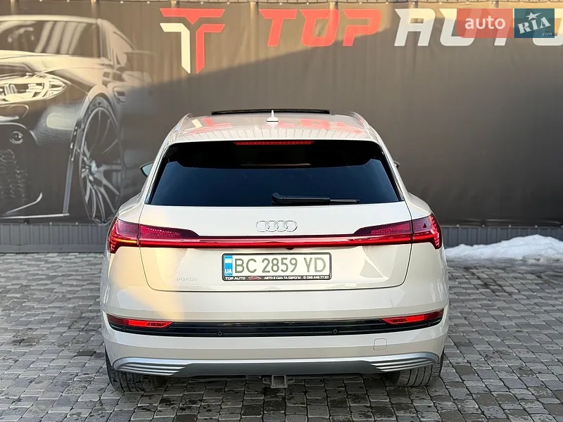 Audi e-tron 2019 VIN WA1LAAGE2KB024948 фото оголошення 22 з 114