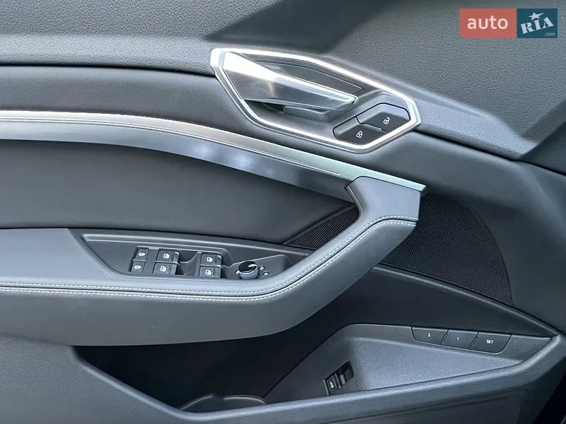 Audi e-tron 2020 VIN WA1AAAGE5MB003196 фото оголошення 25 з 72