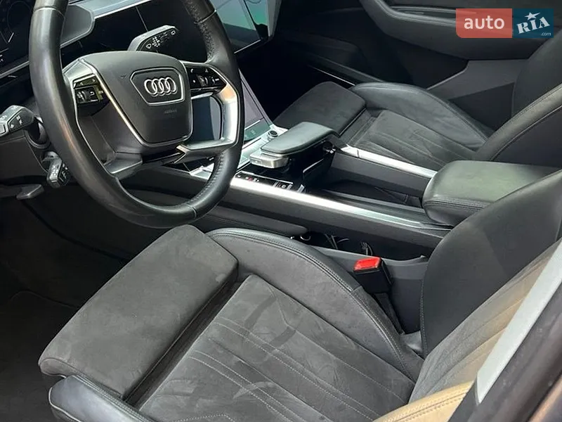 Audi e-tron 2020 VIN WAUZZZGE5LB037022 фото оголошення 2 з 67