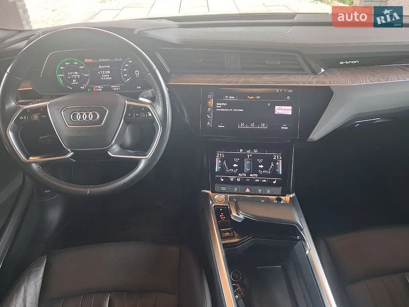 Audi e-tron 2019 VIN WAUZZZGE3LB017237 фото оголошення 15 з 41