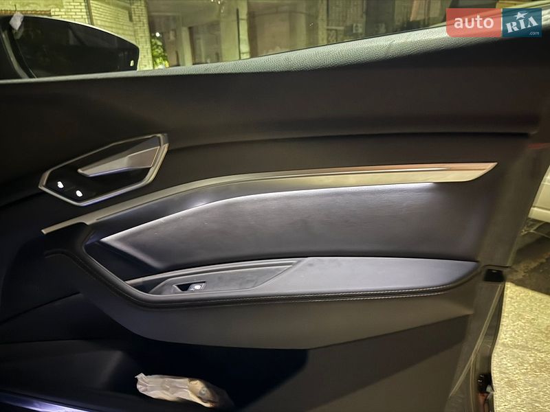 Внедорожник / Кроссовер Audi e-tron 2021 в Львове