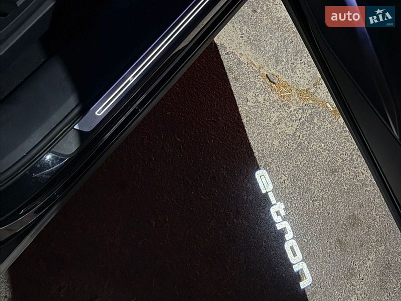 Внедорожник / Кроссовер Audi e-tron 2021 в Львове