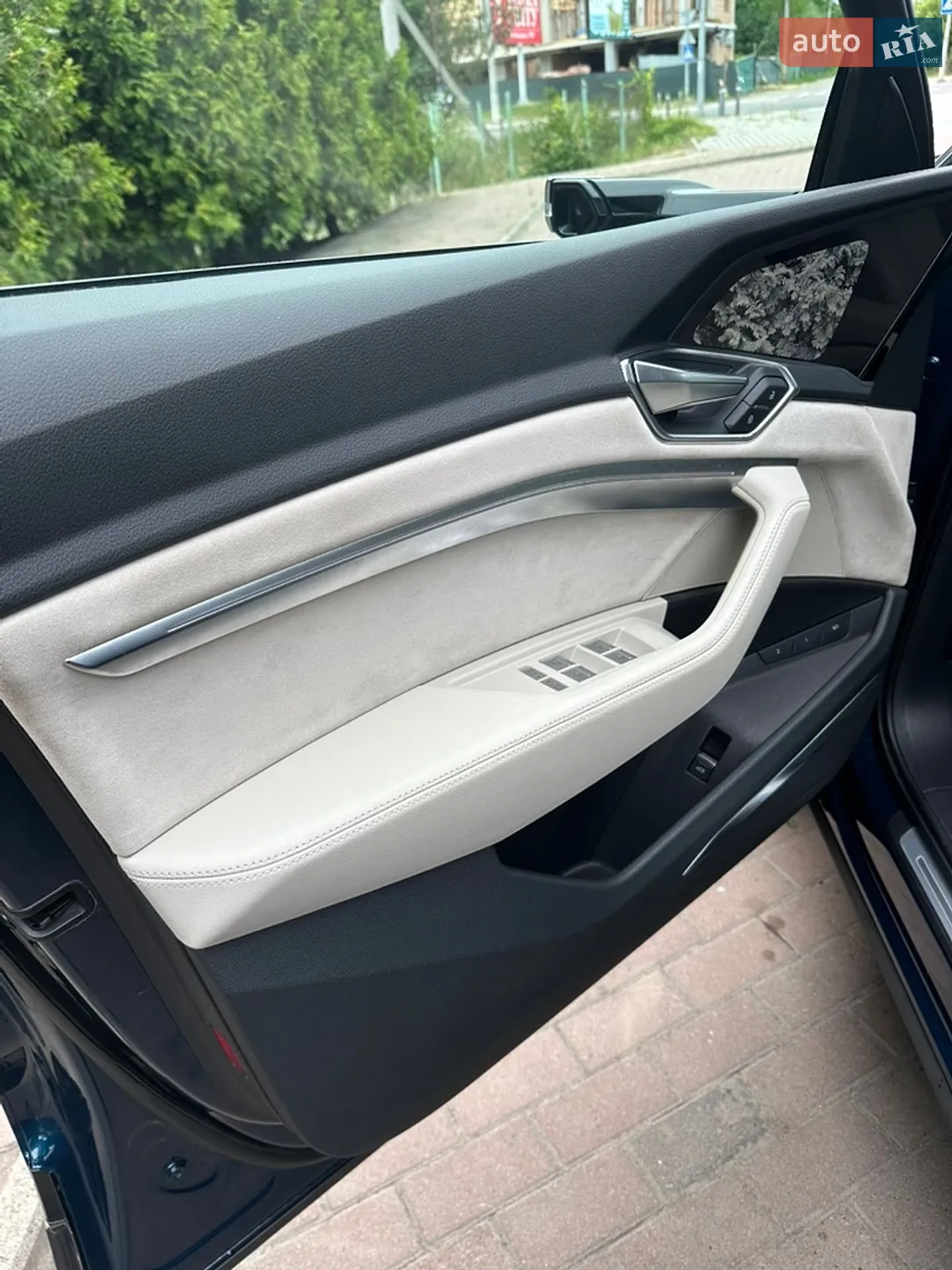 2019 Audi e-tron - мініатюра 24