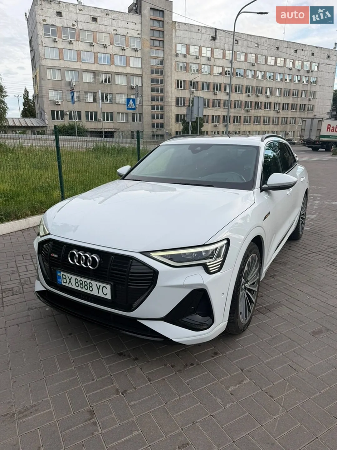 2020 Audi e-tron - фото 1