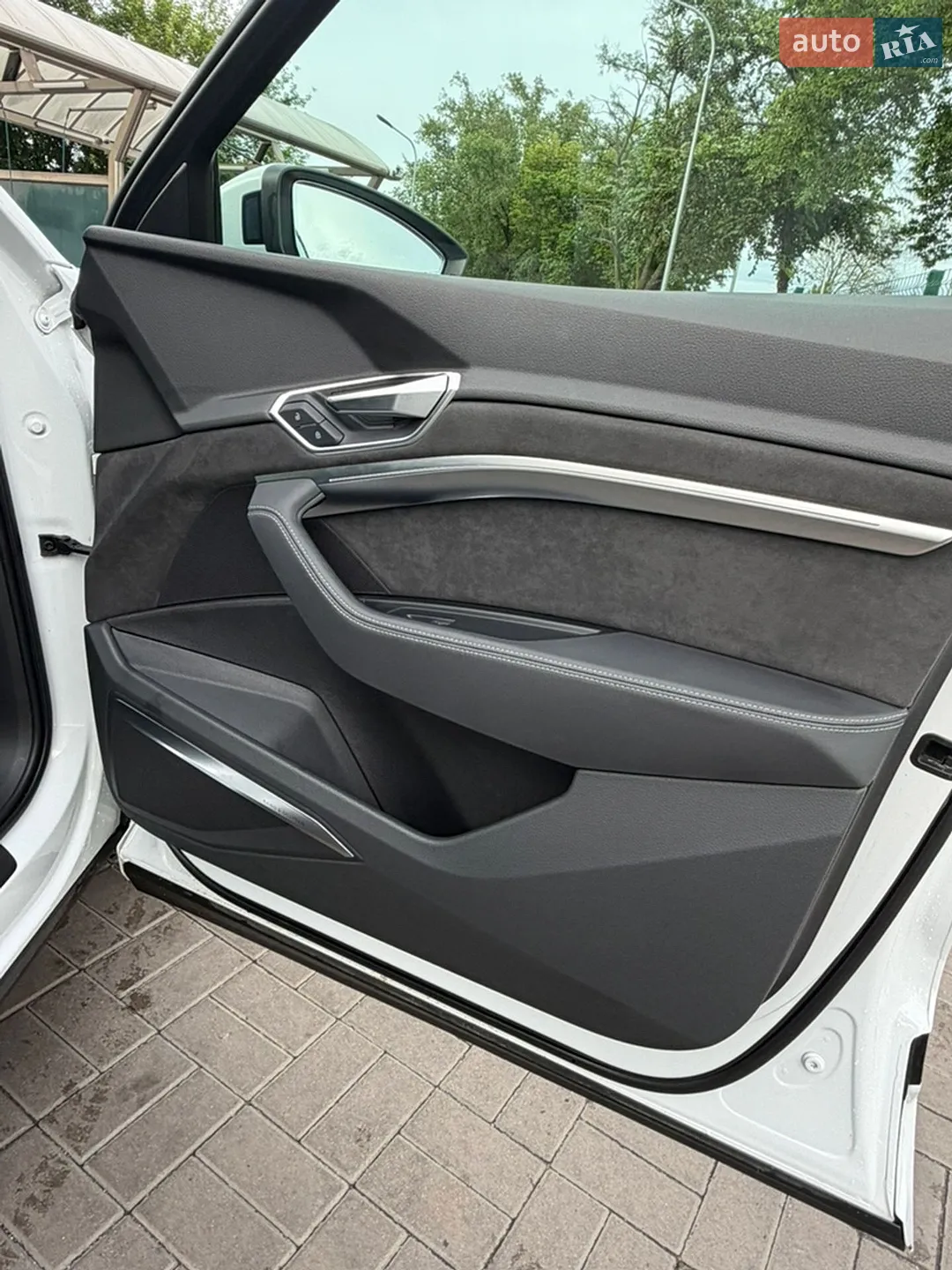 2020 Audi e-tron - мініатюра 15