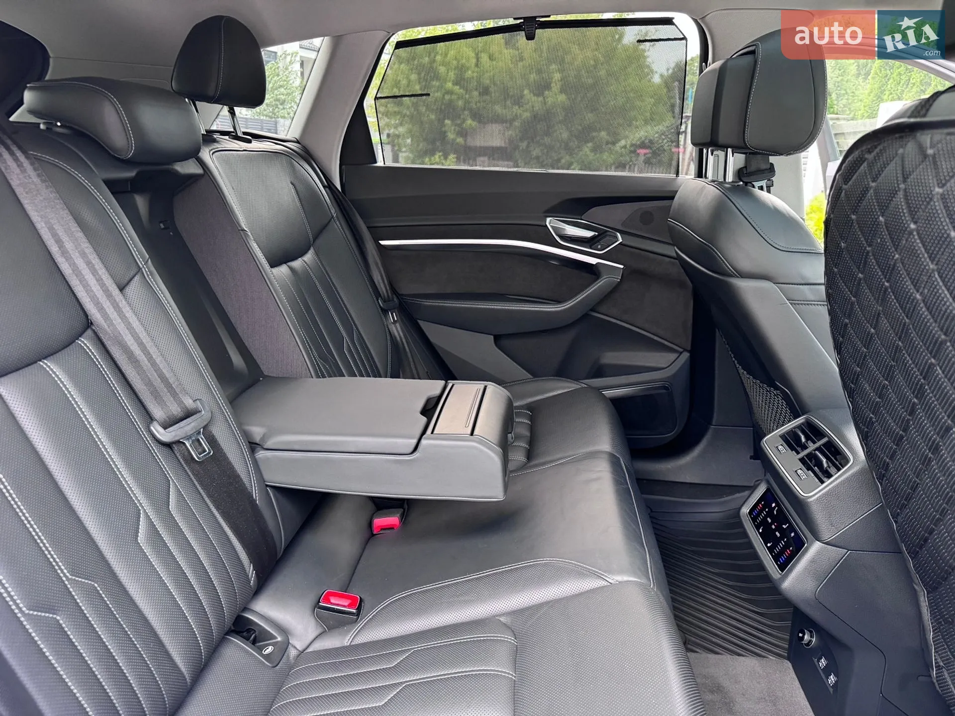 2019 Audi e-tron - мініатюра 31
