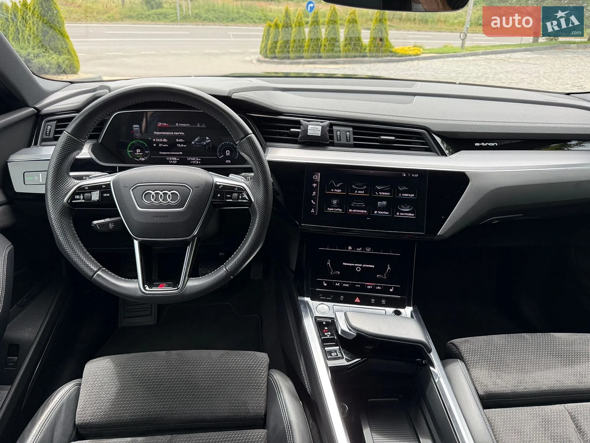 2019 Audi e-tron - мініатюра 12