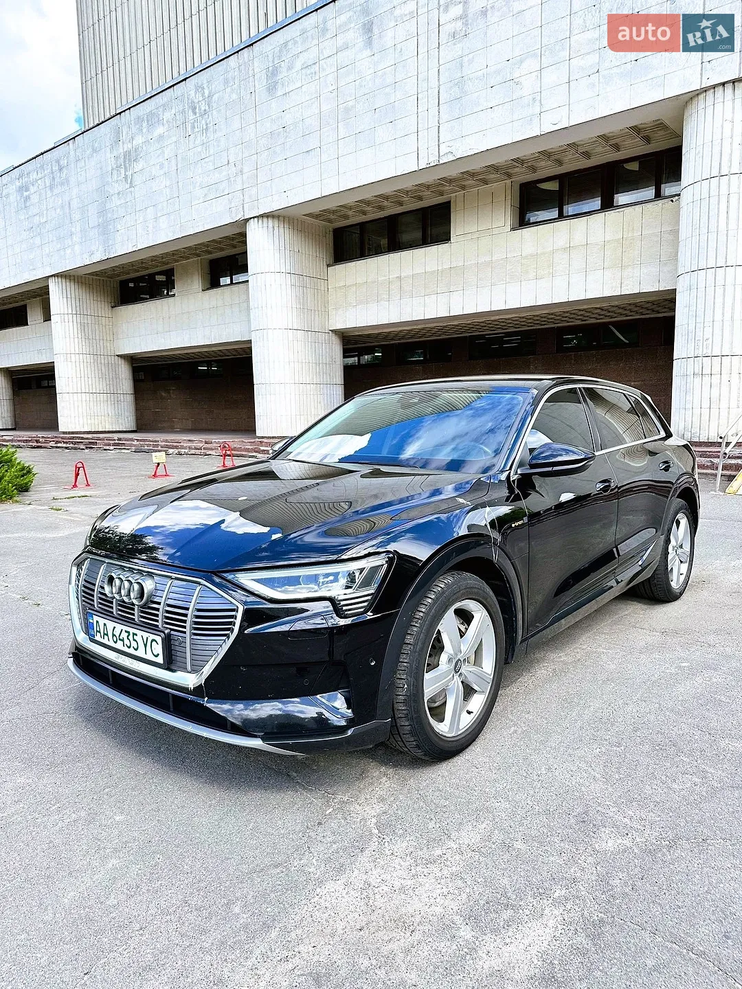 2019 Audi e-tron - мініатюра 3